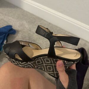 Nine West Black and Beige Patterned Wedges
